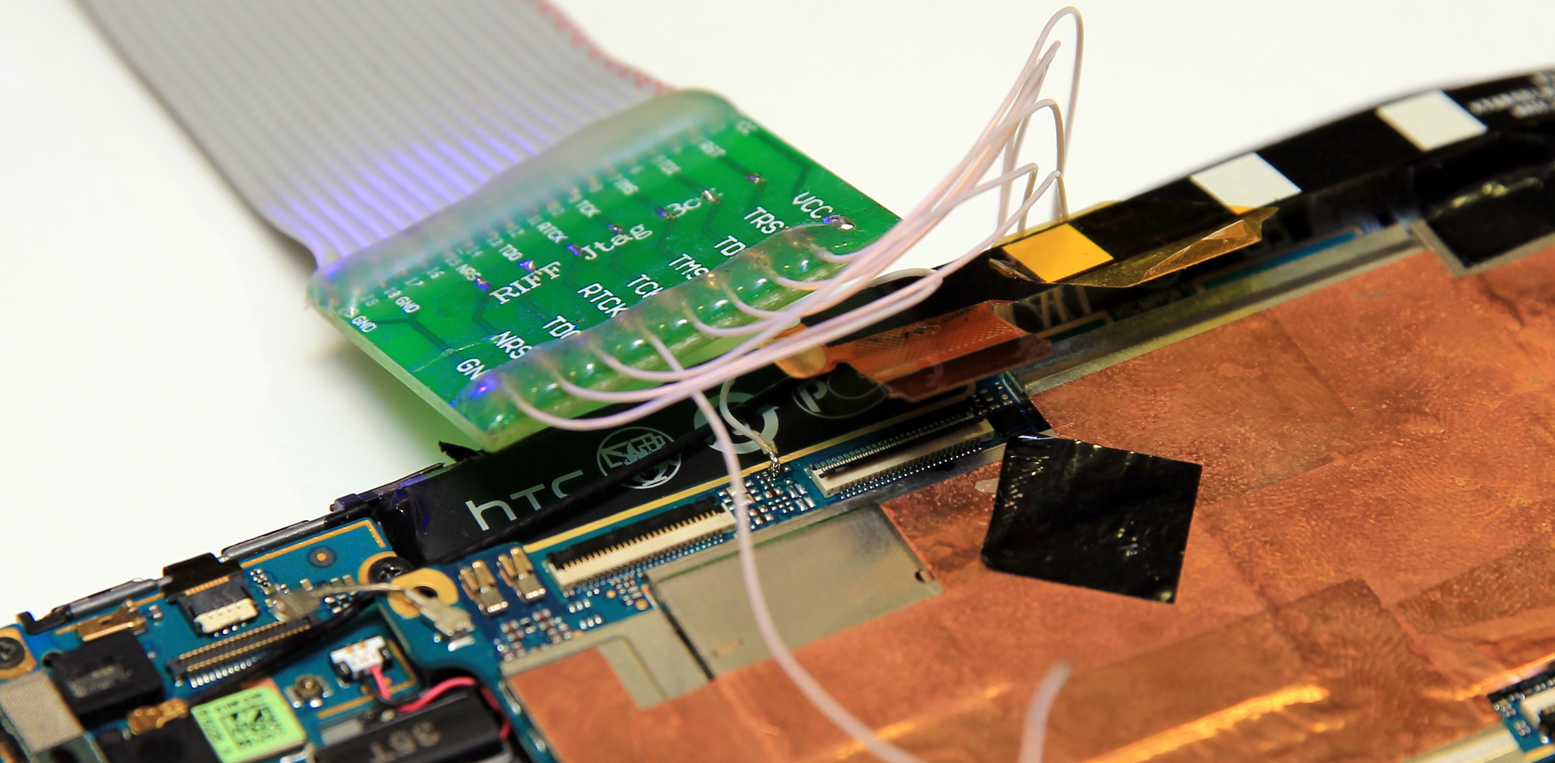 Подпайка к контрольным точкам Jtag-интерфейса